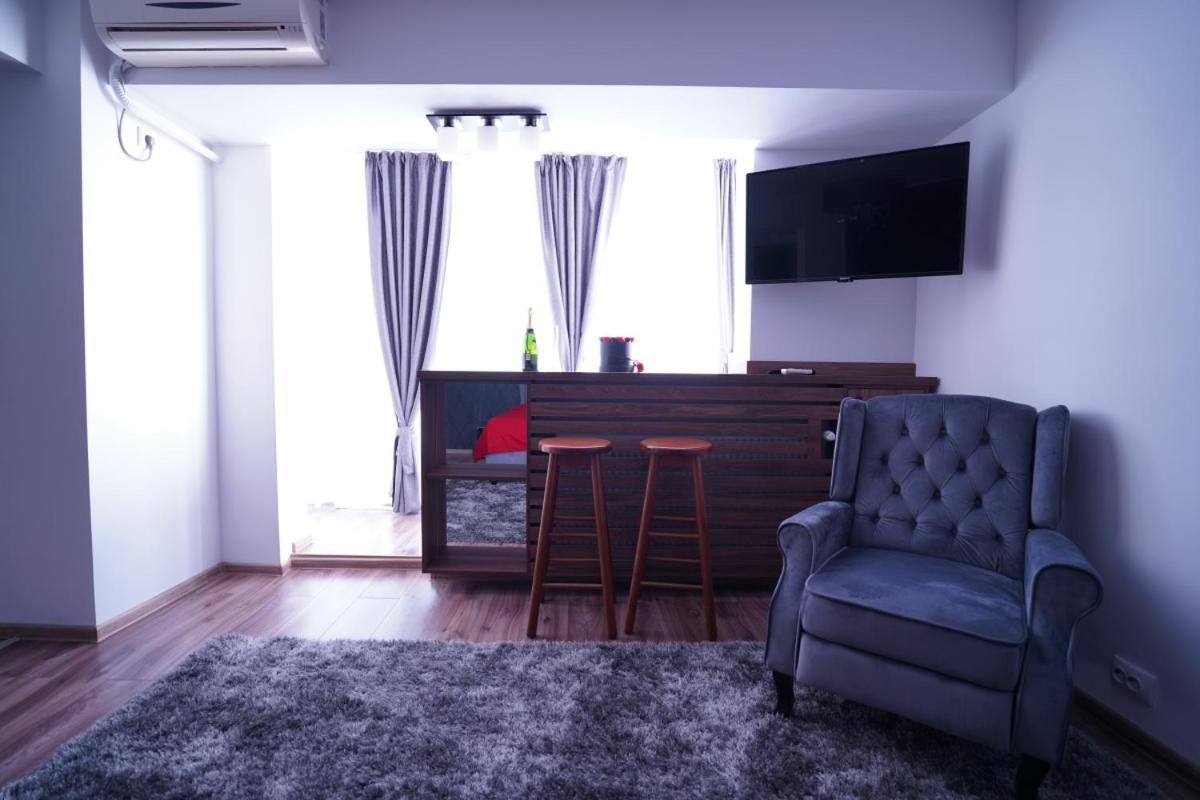 Luxury 1Br Studio Near Hanul Drumetului Bucharest Luaran gambar